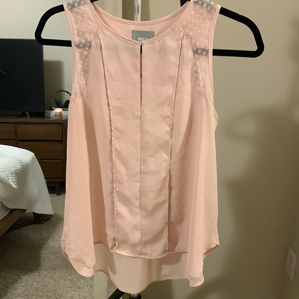 Maeve work top